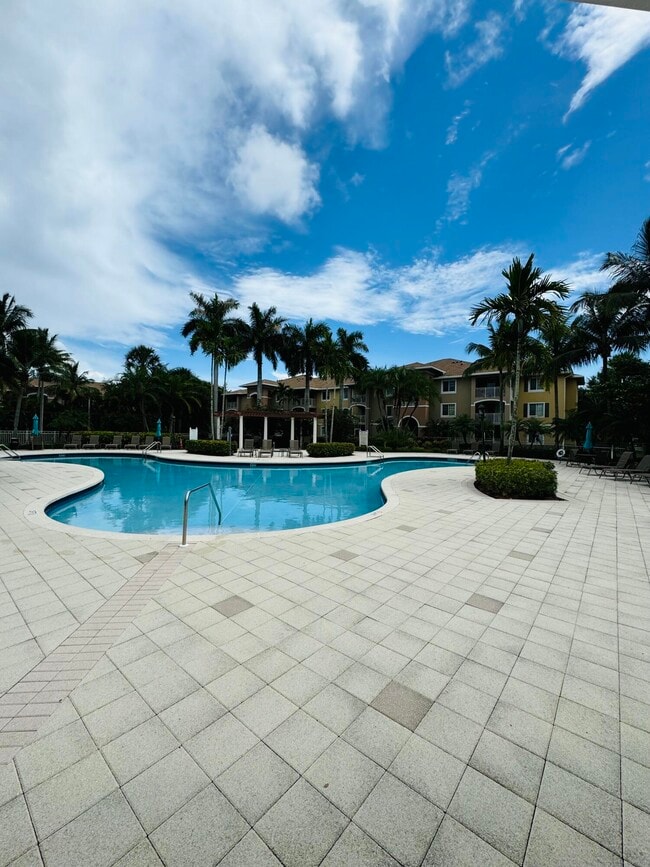 Building Photo - 6521 Emerald Dunes Dr