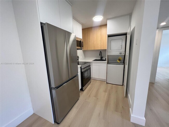 Foto del edificio - 1266 SW 6th St