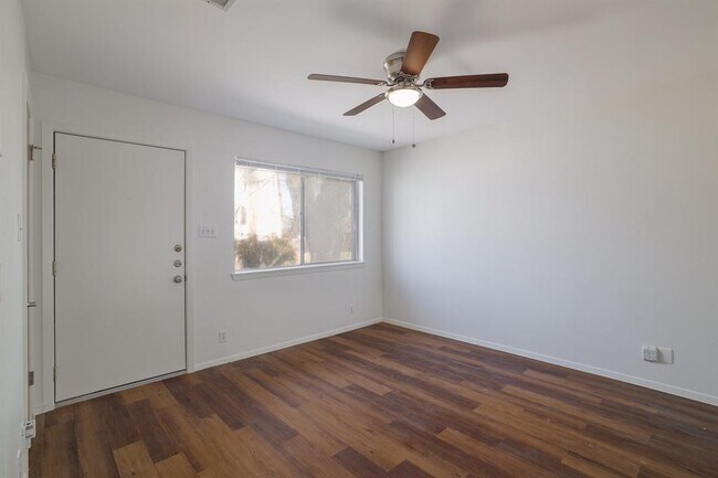 Foto del edificio - 3401 Willowrun Cove