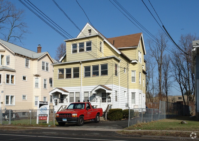 Building Photo - 294-296 Tolland St