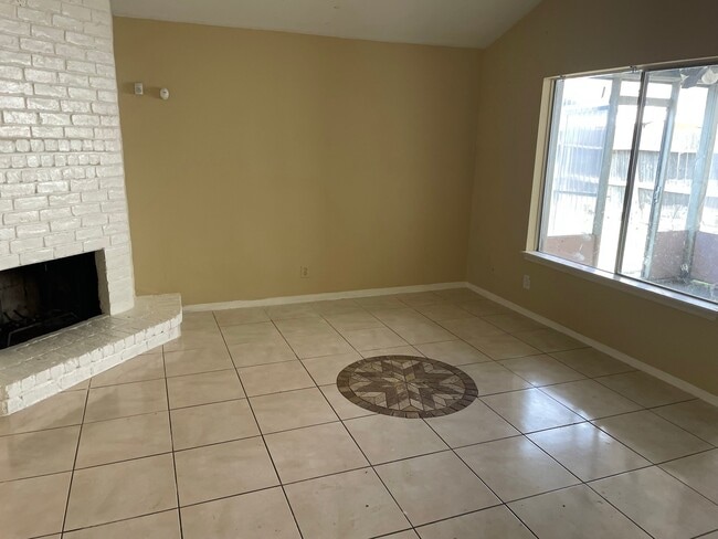 Building Photo - 12510 Manor Ct