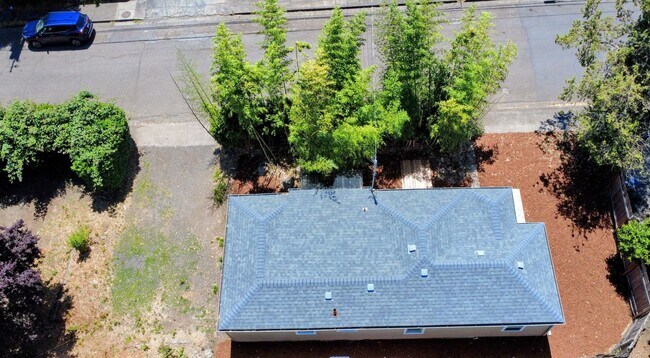 Foto del edificio - 3 Bedroom, 1 Bathroom S. Eugene Home