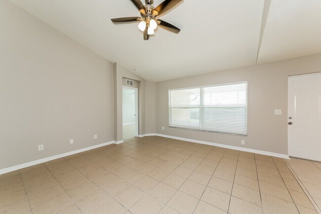 Foto del edificio - 4084 Kingsfield Dr
