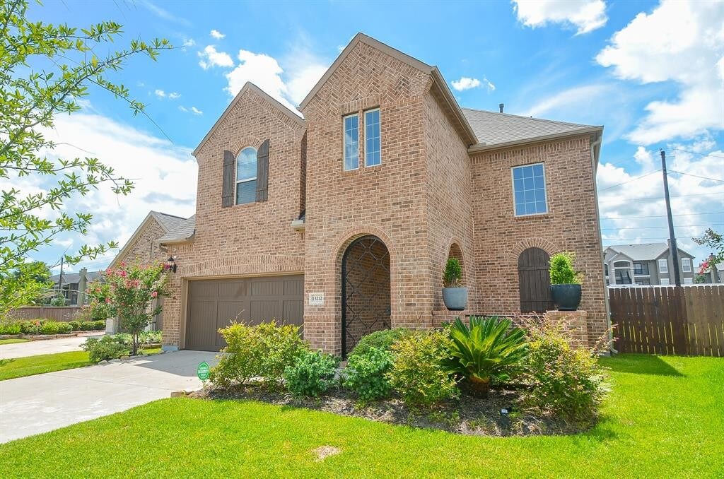 Foto principal - 13212 Stoneleigh Terrace Dr