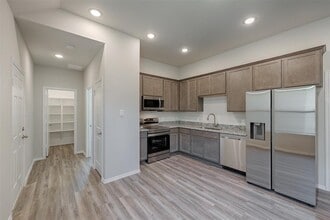 Building Photo - 11634 Vistawood St