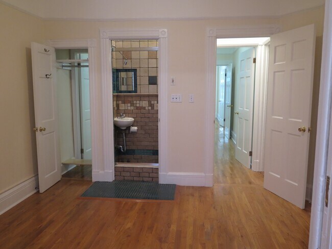 Building Photo - 37 Saint Marks Avenue, Unit 1