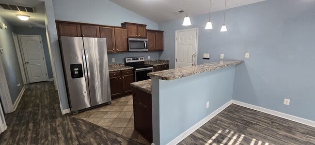 Building Photo - 604 Parsley Dr