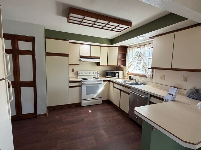 Foto del edificio - Awesome Three Bedroom/Two Bath Home In Rona Hills/Fairborn