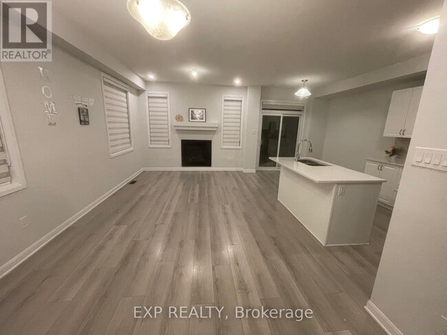 Photo du bâtiment - 1075 Ballyhale Hts