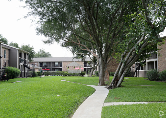 Patio - Ranch at Rolling Brook