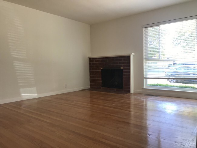 Building Photo - 2101 Trousdale Dr