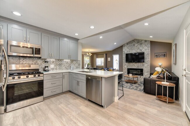 Building Photo - 7101 Stanford Oak Dr