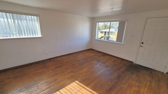 Building Photo - Knoxville 37917 - 2 bedroom 1 bath apartme...