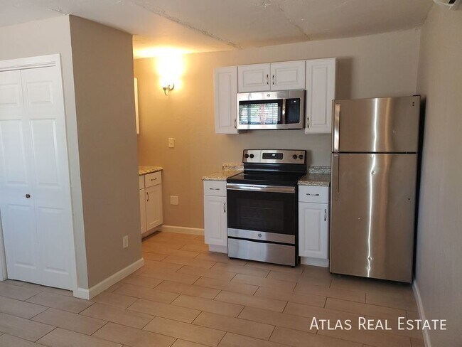 Foto del edificio - 3451 N Flowing Wells Rd