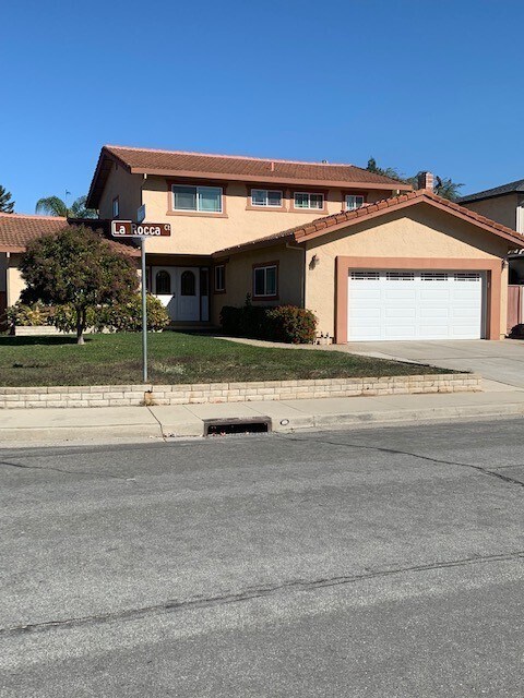 Foto del edificio - Beautiful 4-Bedroom, 2.5-Bathroom Home on ...