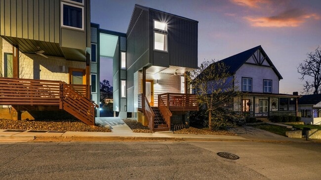 Photo - 207 Old Mountain Rd Townhome