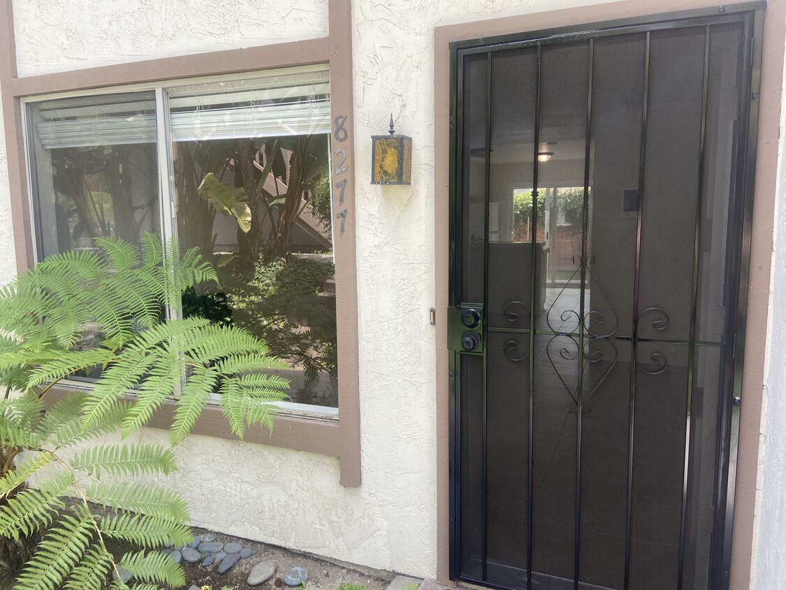 Foto principal - 8277 Echo Dell Rd