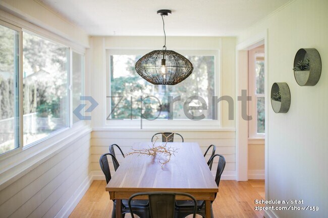 Foto del edificio - 10590 River Dr