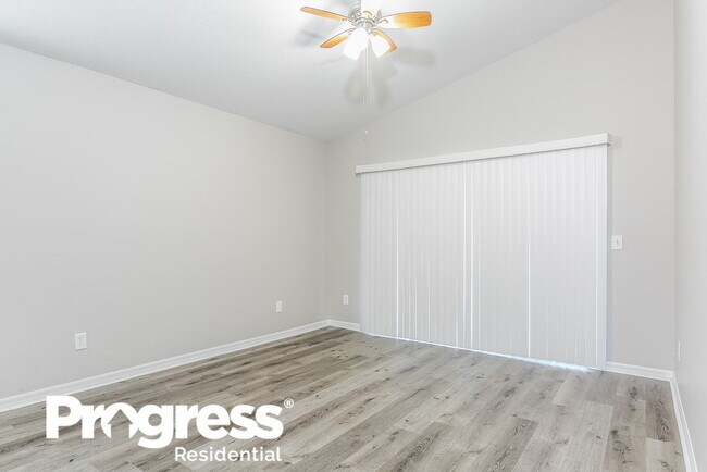 Foto del edificio - 3027 Eagle Crossing Dr