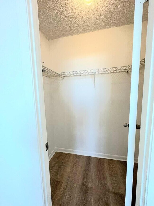 Foto del edificio - 480 Executive Center Dr