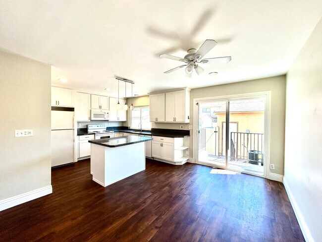 Foto del edificio - Completely Remodeled 3 Bedroom in La Mesa!! Water/Trash Included