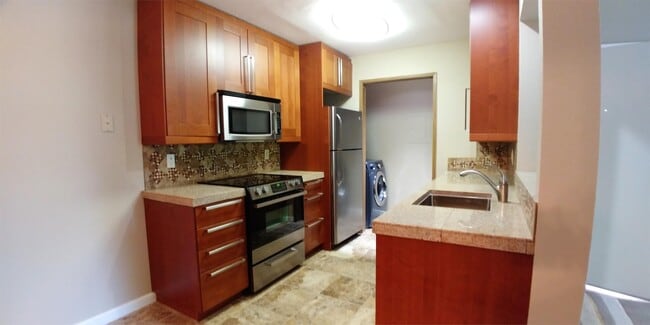 Building Photo - 7680 Bluestone Dr