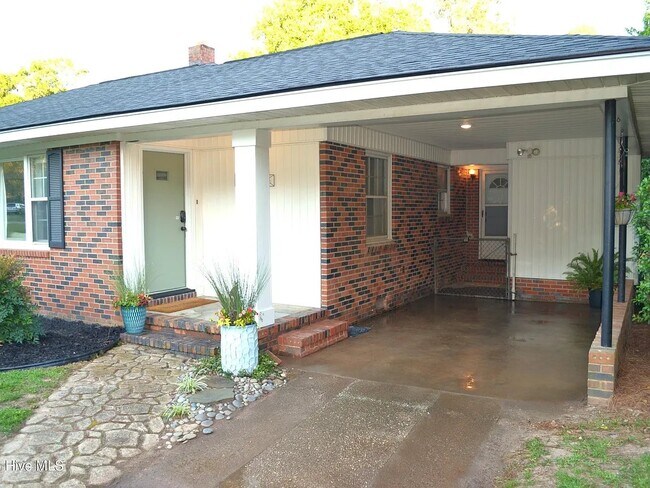 Foto del edificio - 1429 Waccamaw Dr
