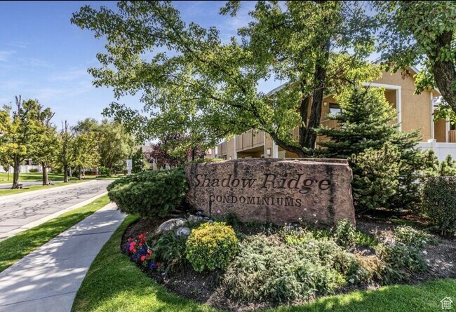 Building Photo - 7170 Shadow Ridge Dr