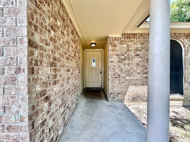 Foto del edificio - Beautiful 4 BR / 2 BA Home for Rent in Cop...