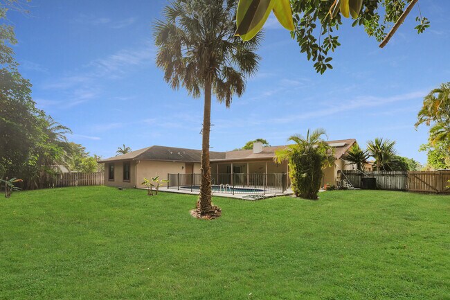 Foto del edificio - 12118 Old Country Rd S