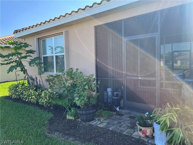 Building Photo - 2049 Tamarron Ln