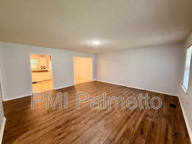 Foto del edificio - 119 Chatham Forest Cir