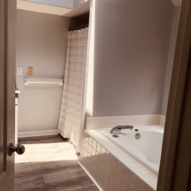 Building Photo - 3700 Gumwood Ct