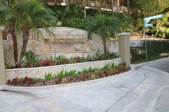 Building Photo - 5210 Premiere Hls Dr