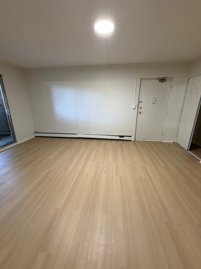 Building Photo - 473 Park Ave