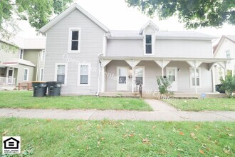 Building Photo - 121-123-123 S State St