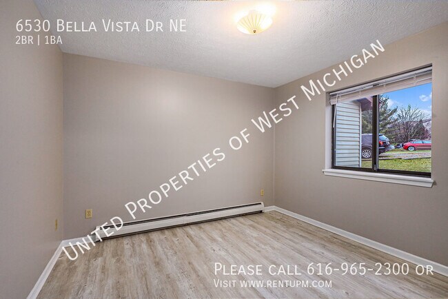 Building Photo - 6530 Bella Vista Dr NE