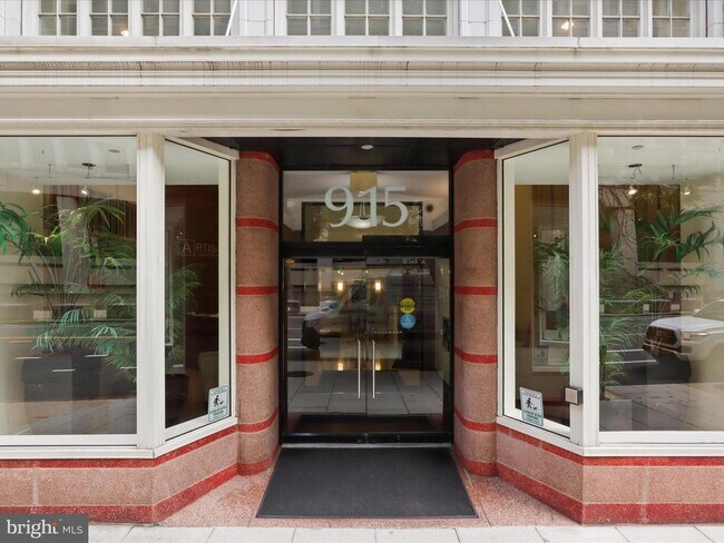 Foto del edificio - 915 E St NW