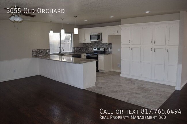 Foto del edificio - 3055 Old Orchard Ln
