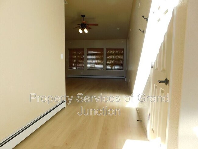 Foto del edificio - 1213 E Carolina Ave
