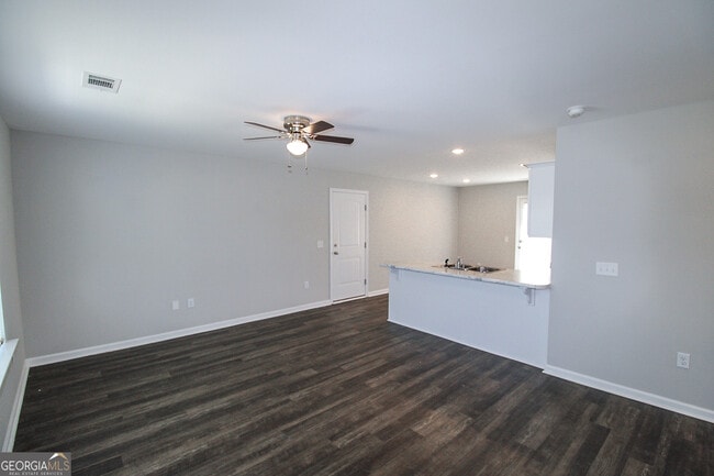 Building Photo - 202 Evans Ter