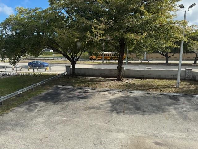 Building Photo - 10353 N Kendall Dr