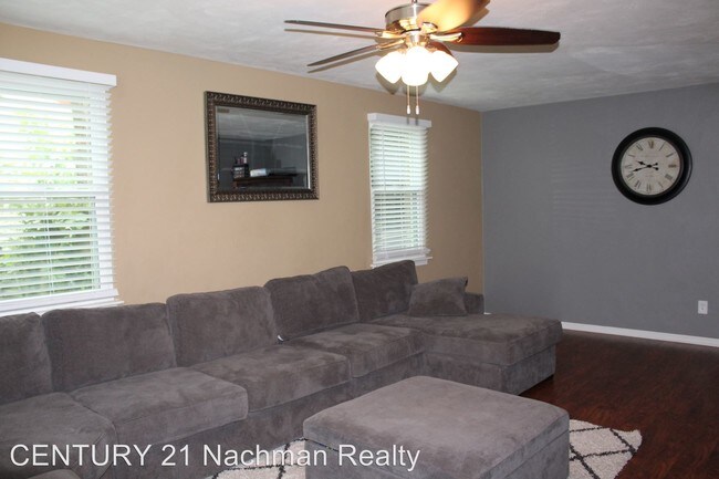 Building Photo - 4 br, 2.5 bath House - 6308 Brynmawr Lane