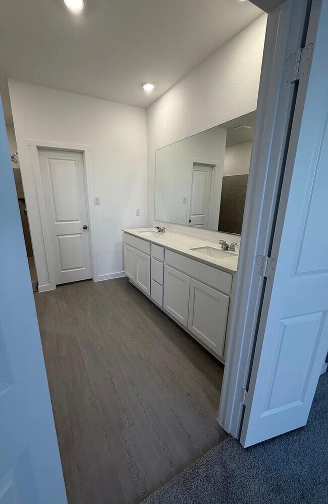 Foto del edificio - 7116 Dandelion Rd