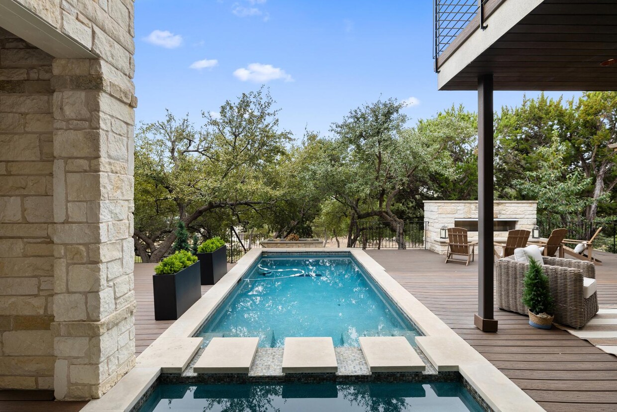 Foto principal - 1717 Knights Chance Ln