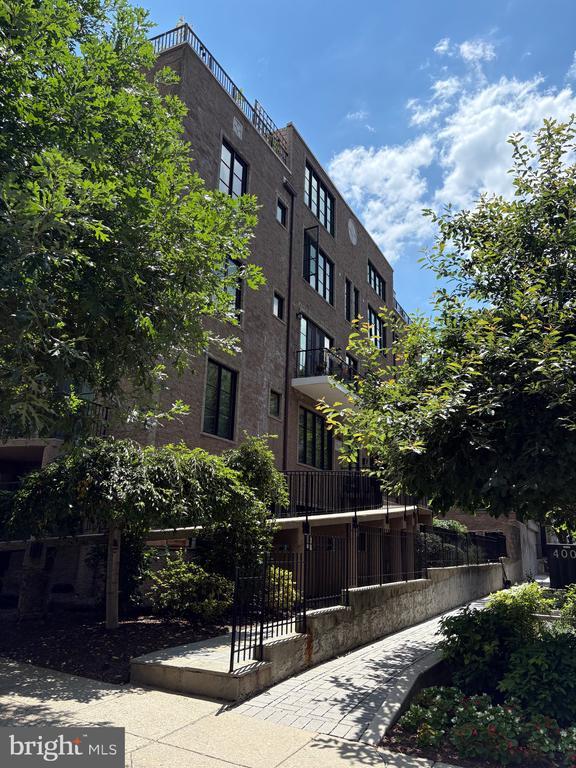 Building Photo - 4004 Edmunds St NW