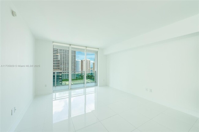 Foto del edificio - 950 Brickell Bay Dr