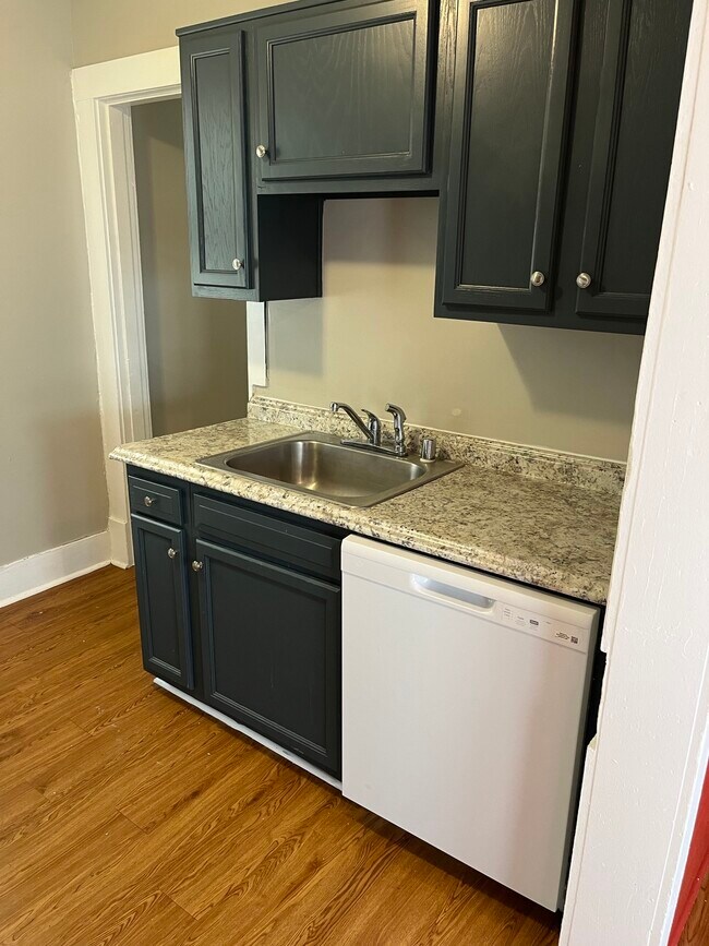 Building Photo - 1432 S Hancock St