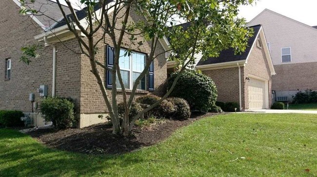 Building Photo - 439 Foxhunt Dr