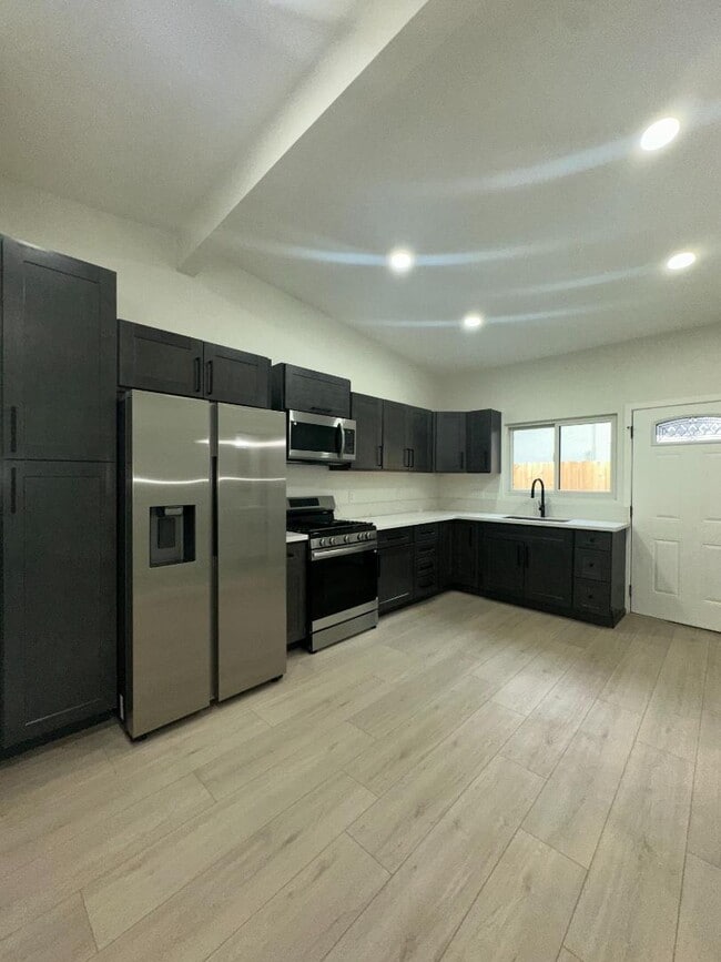Foto del edificio - 6288 Broadmoor Dr